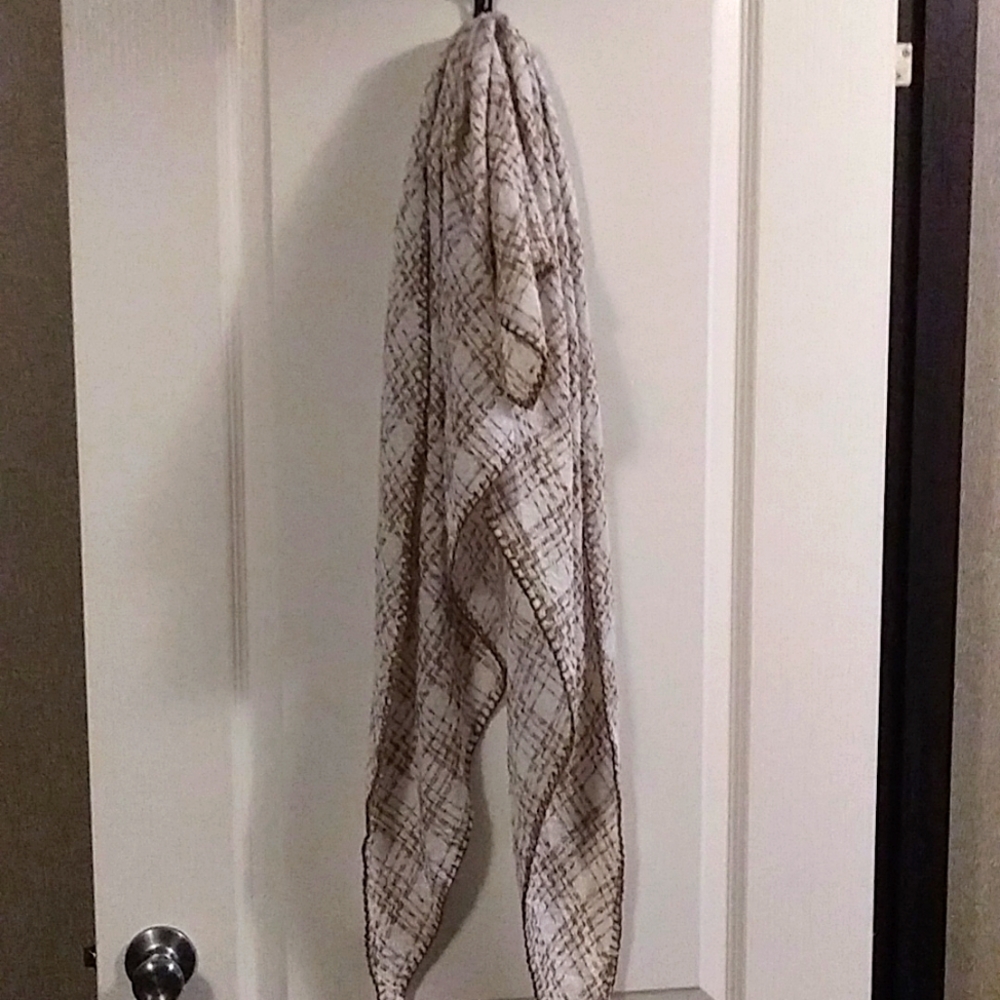 Triangle scarf